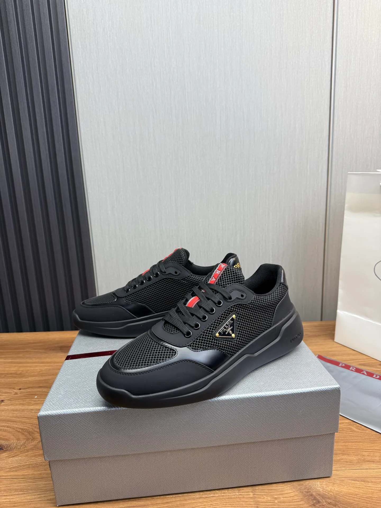 Factory price 620💰 [PRADA] Official website synchronizes new models, high-quality shipments ✔️Hot sale🔥 Original cowhide + cowhide lining, 1🆚1 replica, original bottom, 38-45 (men's 45 is custom-made and cannot be returned)